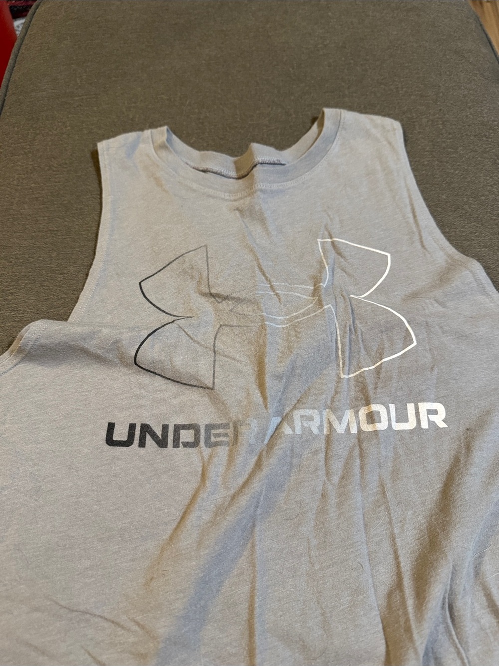 Woman’s under Armour sleeveless top
